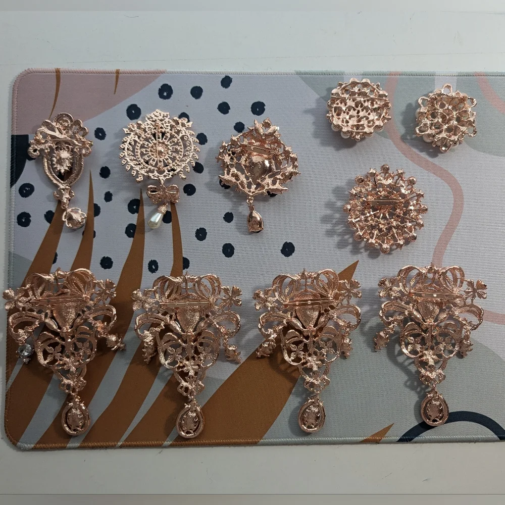 Set of 10 Brooches/Pins